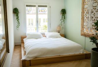 Stadtwohnung mit Pool im Herzen von Bern has Balcony rooms