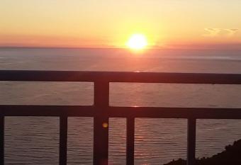 Villa Luiza Piqeras has Smoking/Balcony rooms