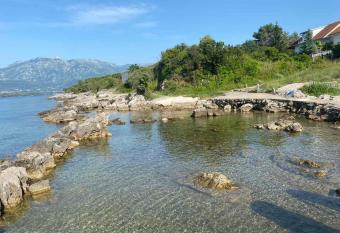 Kra  i  i apartmani Bozic has Balcony rooms