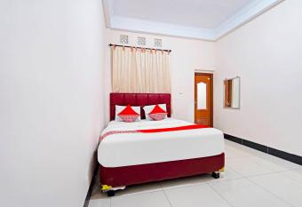 OYO 91322 Jawara Guest House Syariah allows 18 year olds to book a room