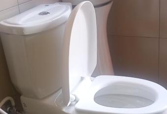 Tommy s Budget Rooms has rooms with a private hot tub