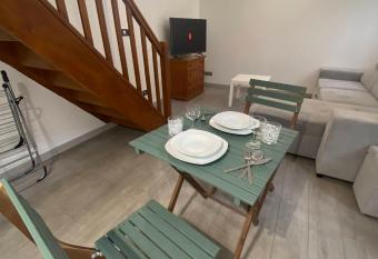 Le Refuge de Saint-Brice has Balcony rooms