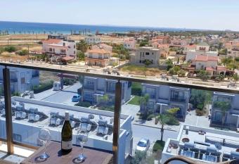 Seafront Exlusive has Balcony rooms