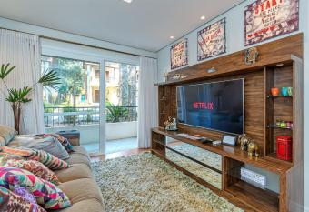 Apartamento impec  vel no bairro Vila Suzana em Canela allows 18 year olds to book a room