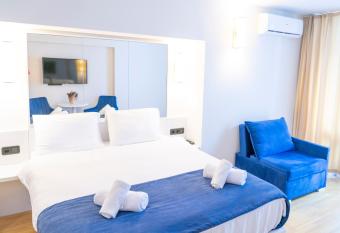 Orbi Sea View Apartment has Balcony rooms