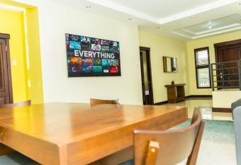 Modern-Day Luxury Penthouse, 1 Bedroom with a Pool & Gym has Balcony rooms