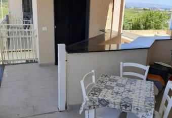 Ai Nidi del Borgo 1 has Balcony rooms