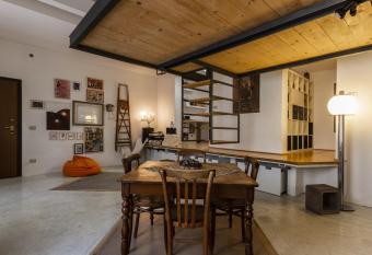 Casa Riccio allows 18 year olds to book a room