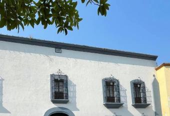 Casa Praxedis allows 18 year olds to book a room