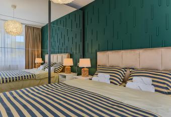 Happy Place with Mountain View has Balcony rooms