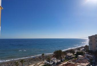 MIRADOR PLAYA Torrox- vistas al mar allows 18 year olds to book a room