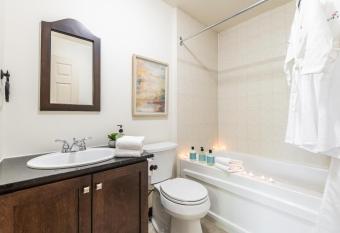 Townhouse With Free Shuttle To Tremblant Resort has Balcony rooms