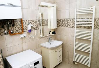 Apartmani DELUX DALIA allows 18 year olds to book a room