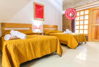 Hostpal Loft Plaza Paraiso Tepoztlan has Balcony rooms