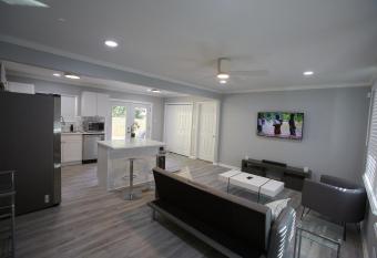 Decatur 2 BR Bliss Modern Comfort allows 18 year olds to book a room