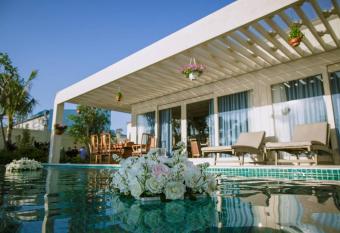 4br Villa River Deck, Pool, Bbq & Garden has Smoking rooms