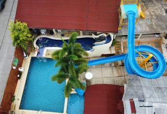 Hotel Casa Longino  s has Balcony rooms