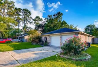 Spacious 2,008 SqFt Beautiful Home in Humble has Balcony rooms