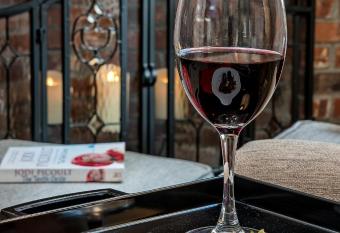 Ravenscroft Inn has Balcony rooms