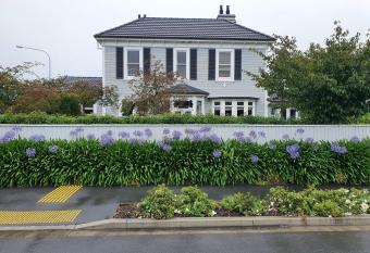 Dalkeith Boutique Bed & Breakfast allows 18 year olds to book a room