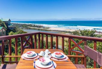 Boardwalk Lodge - Luxury Studio 2 - King Beds has Balcony rooms