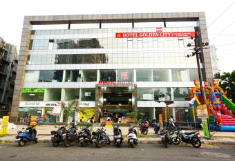 HOTEL GOLDEN CITY allows 18 year olds to book a room