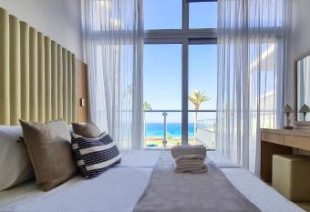 Phaedrus Living: Seafront Luxury Flat Pallini Court 113 allows 18 year olds to book a room