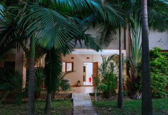 Shamba Lodge has Balcony rooms