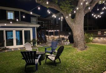 Bauhhen's Blue has Balcony rooms