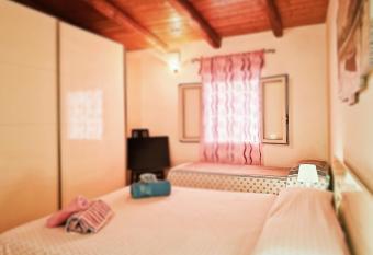 falling stars has Balcony rooms