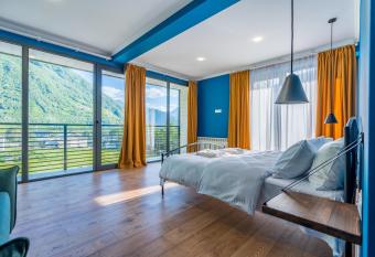 Hotel Darchi Kazbegi has Balcony rooms