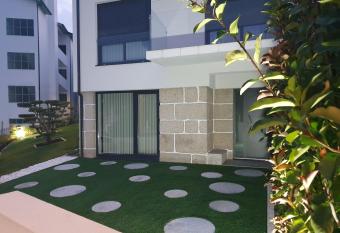 PIMENTA FOUR HOUSE has Balcony rooms