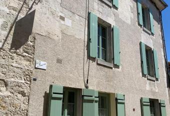 LE Doux Nid La Classique allows 18 year olds to book a room