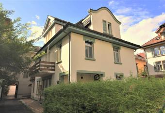 SWEET HOLIDAY HOME - NO.1 has Balcony rooms