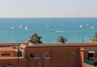 Le Sirene has Balcony rooms