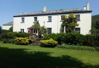 Buckley Farmhouse allows 18 year olds to book a room