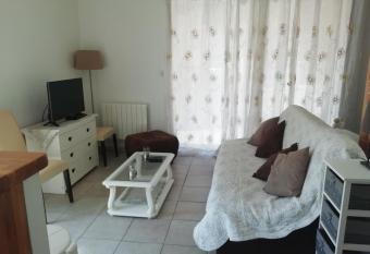 Studio en rez de jardin narbonne has Balcony rooms