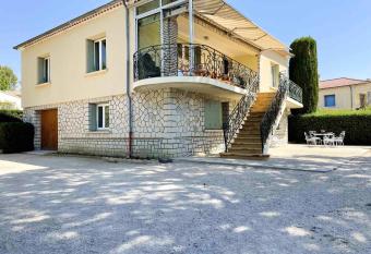 Villa de 5 chambres avec piscine privee jardin clos et wifi a Sablet has Balcony rooms