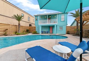 New! Luxury Beach House with Pool, Hot Tub and Grilling Station! has Balcony rooms