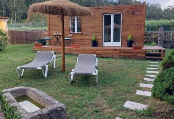 Bungalow A Gandri  a 2 allows 18 year olds to book a room