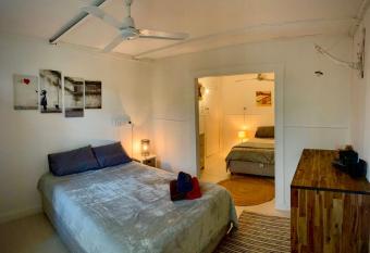 Rustica - Tropical holiday retreat has Balcony rooms