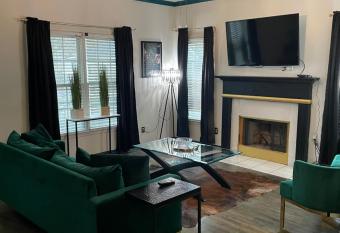 Forever I Love Atlanta has Balcony rooms