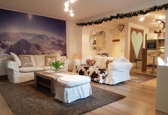 Haus Valder has Balcony rooms