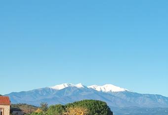Douces vacances has Balcony rooms