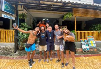 Sweed Dee Hostel has Balcony rooms