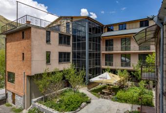 GP Rooms has Balcony rooms