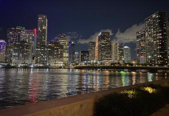 Quarto privado em casa agrad  vel allows 18 year olds to book a room