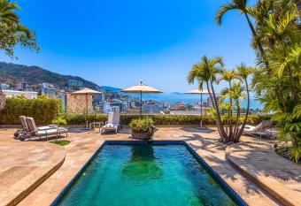 Gorgeous, Lovely Home at Casa Ciclamor has Balcony rooms