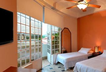 Hotel Savoy has Balcony rooms