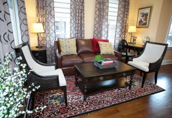 Guest House at Norwalk Inn has rooms with a private hot tub